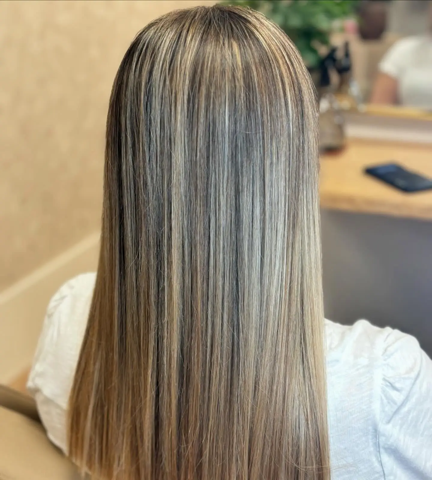 Balayage blond cendré cheveux longs