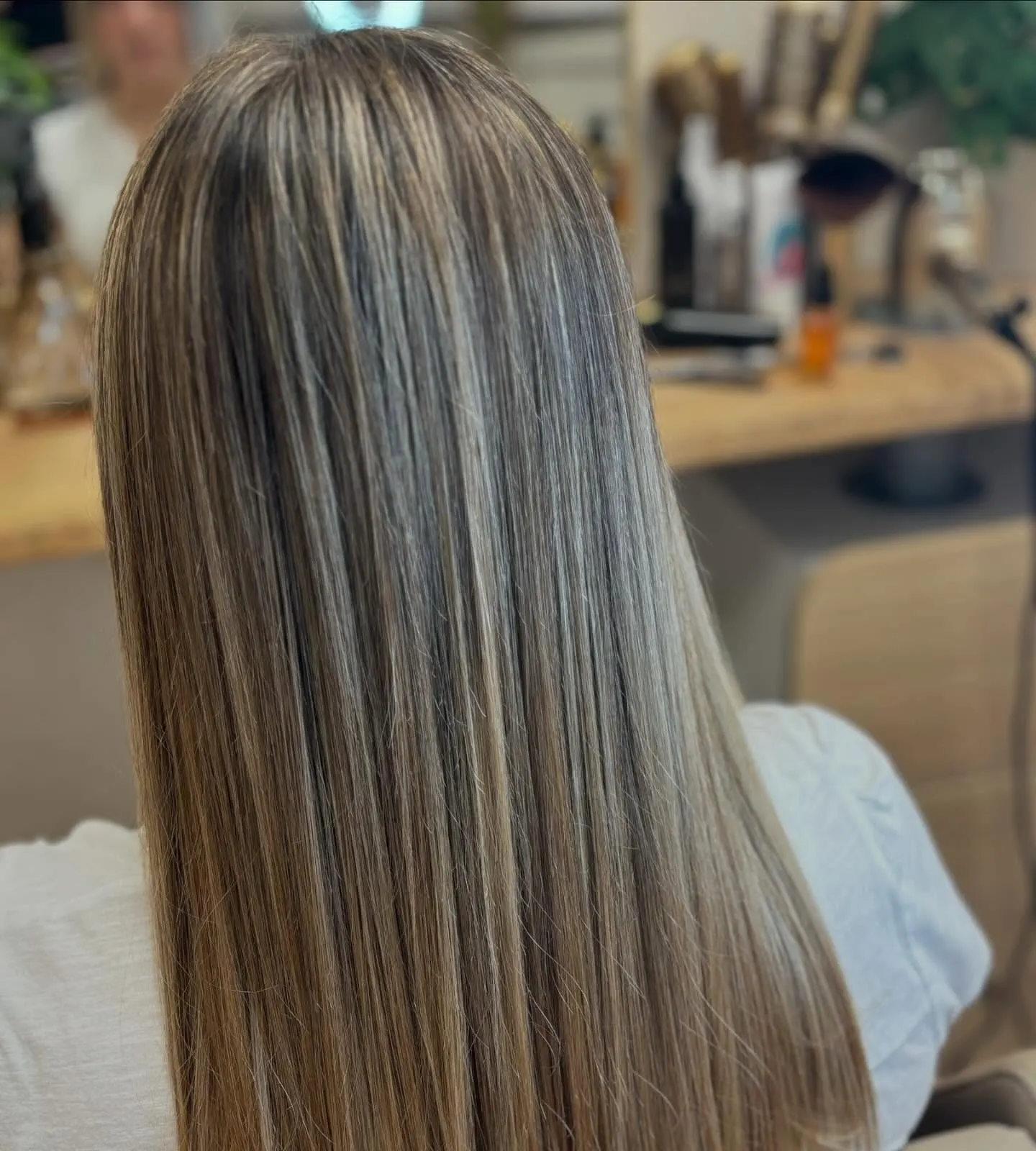 Balayage mèches blondes cheveux longs lisses
