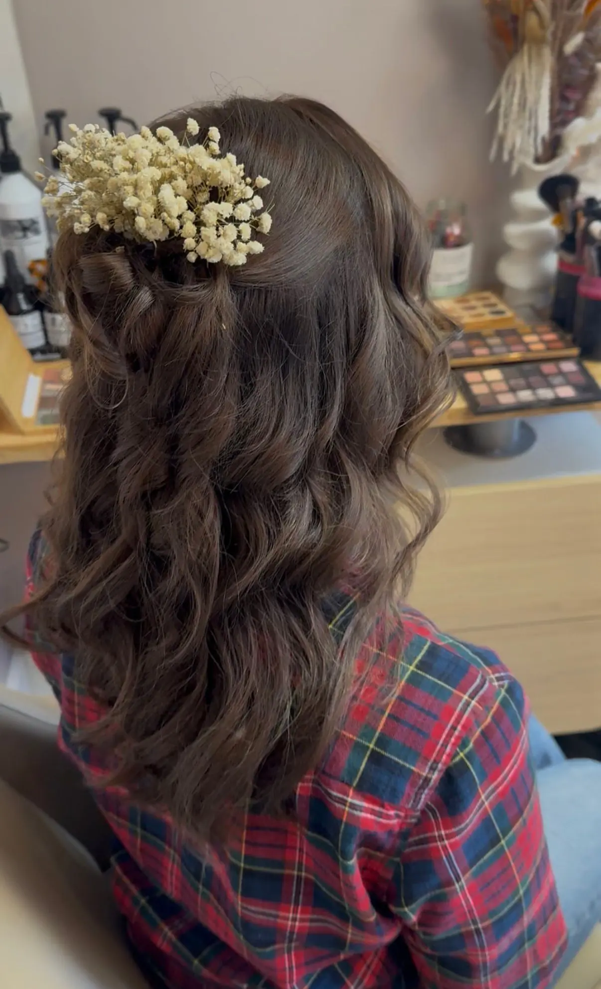 Demi-chignon ondulé