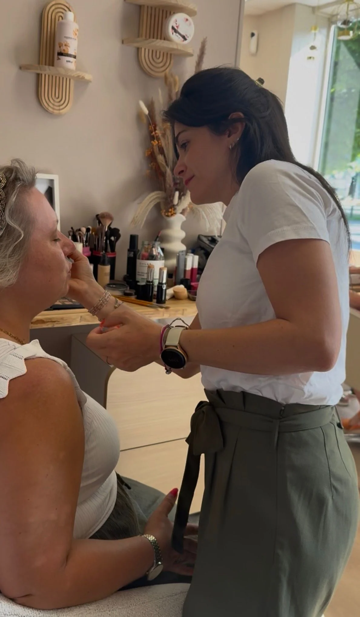 Prestation maquillage application fond de teint